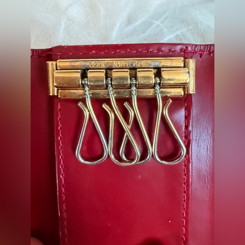 Louis Vuitton Red Vernis Key Case - Picture 8 of 9
